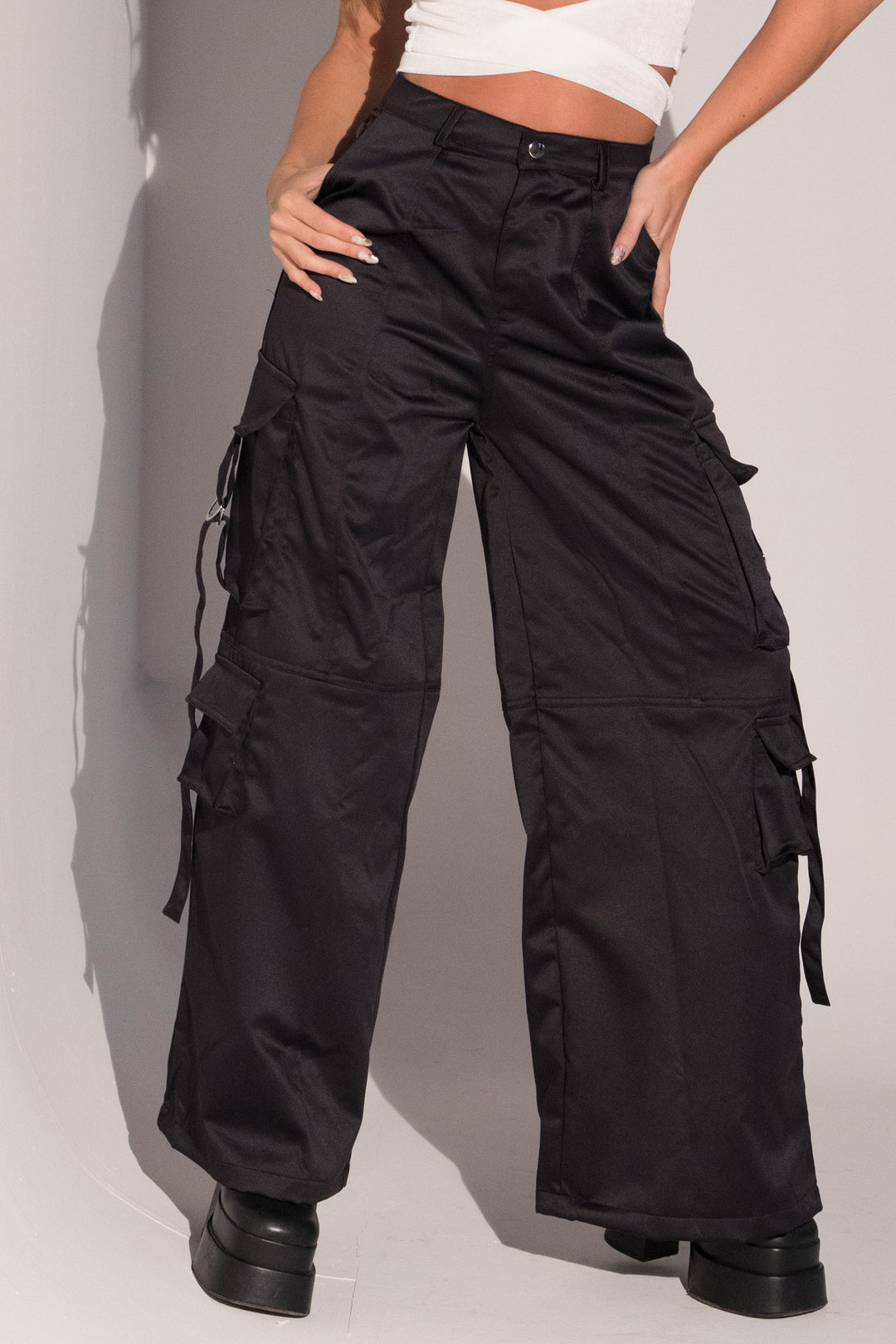 Pantalón satín cargo