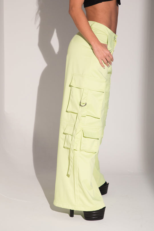 Pantalón satín cargo