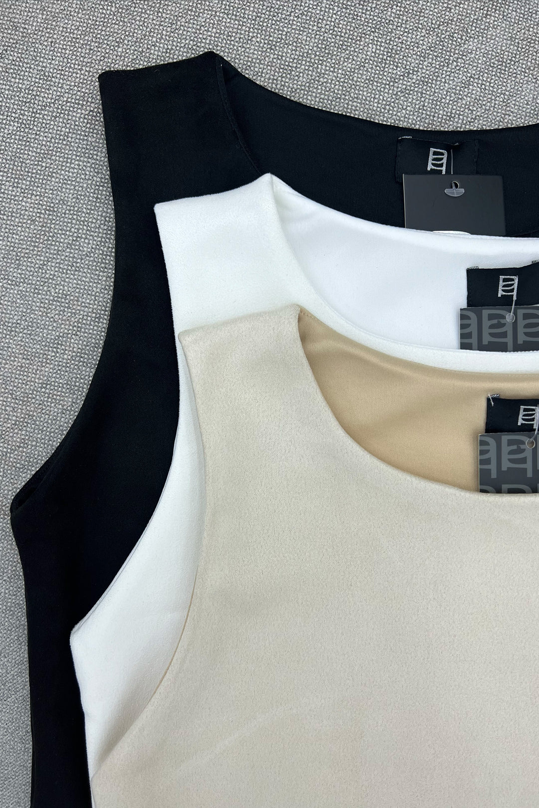 CROP TOP ESCOTE V - PZM2638