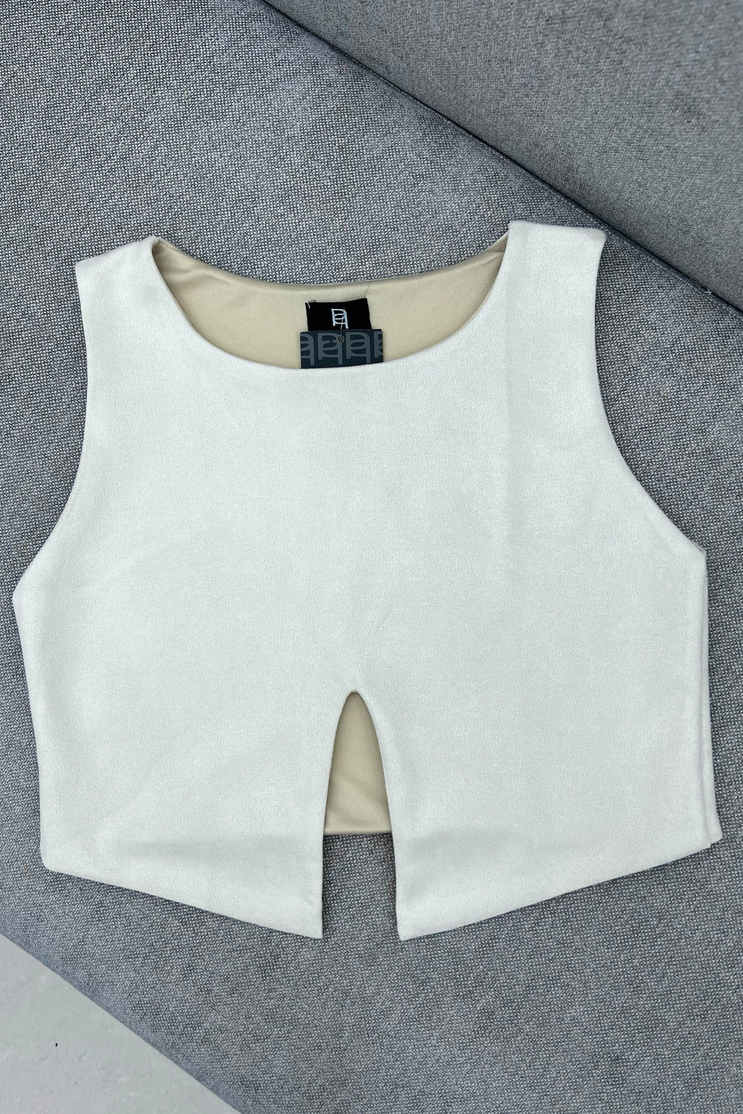 CROP TOP ESCOTE V - PZM2638