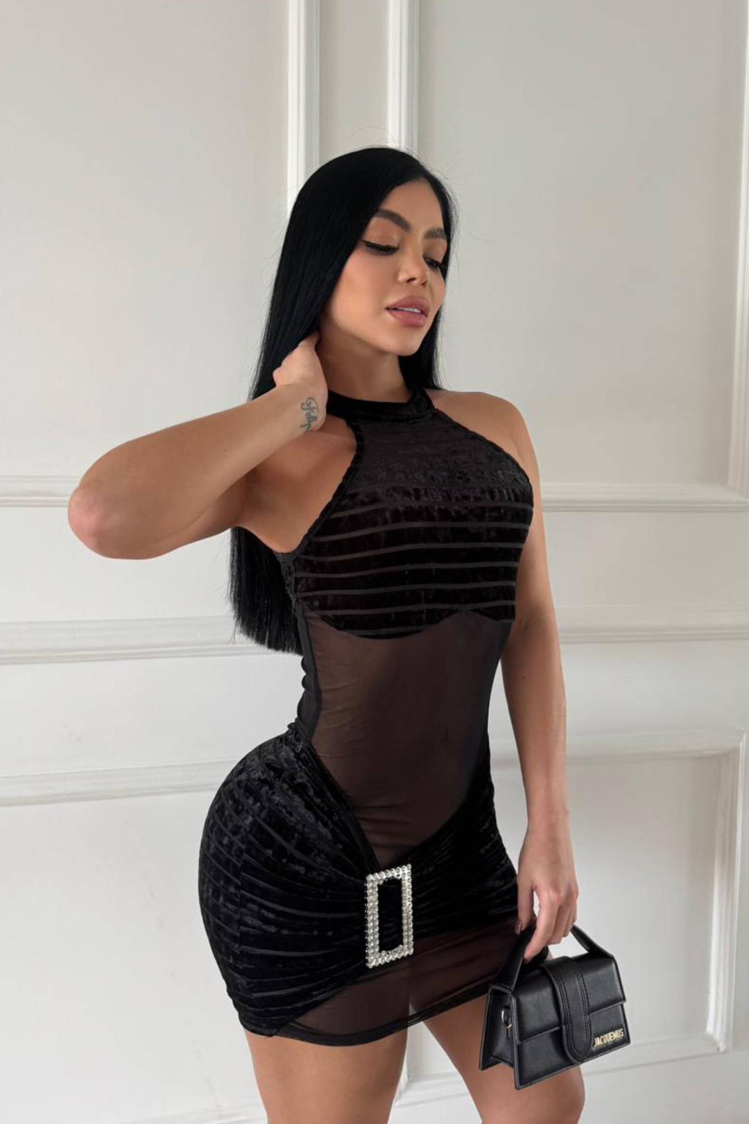 VESTIDO CORTO ESCOTE HALTER - S-392