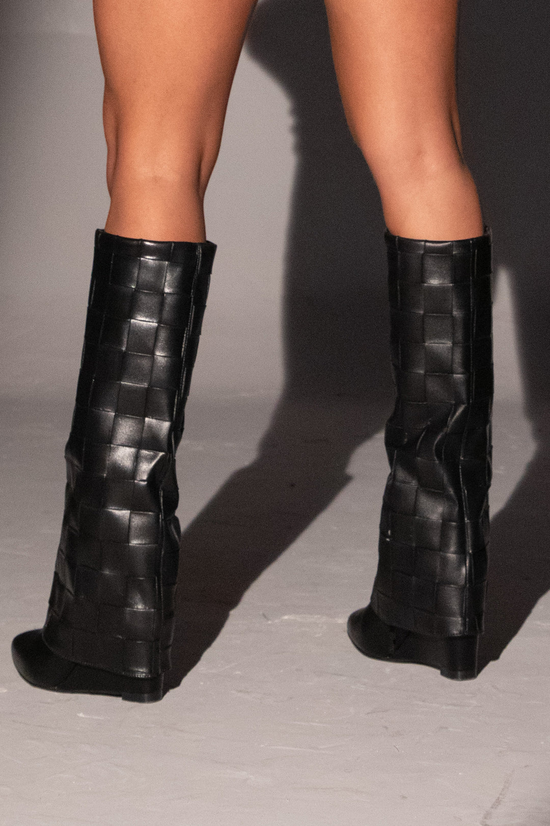 Botas mata Square