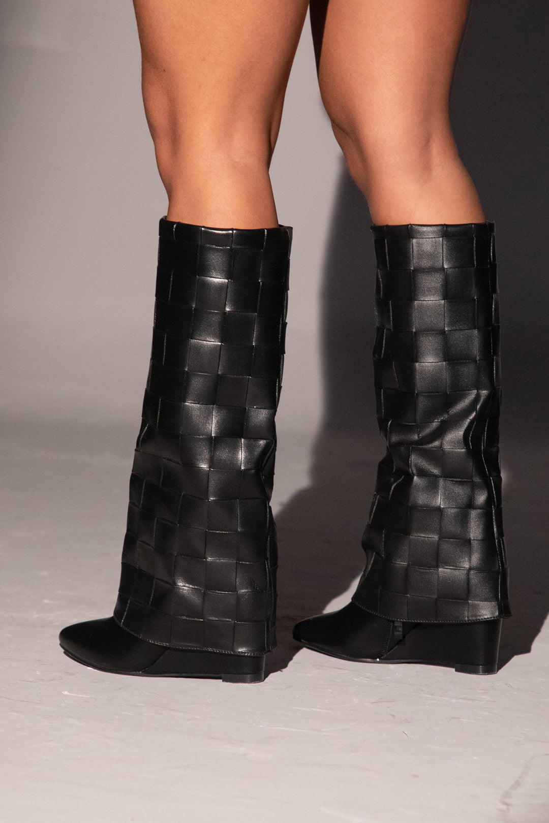 Botas mata Square