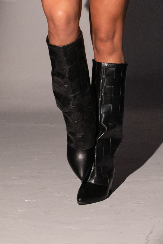 Botas mata Square